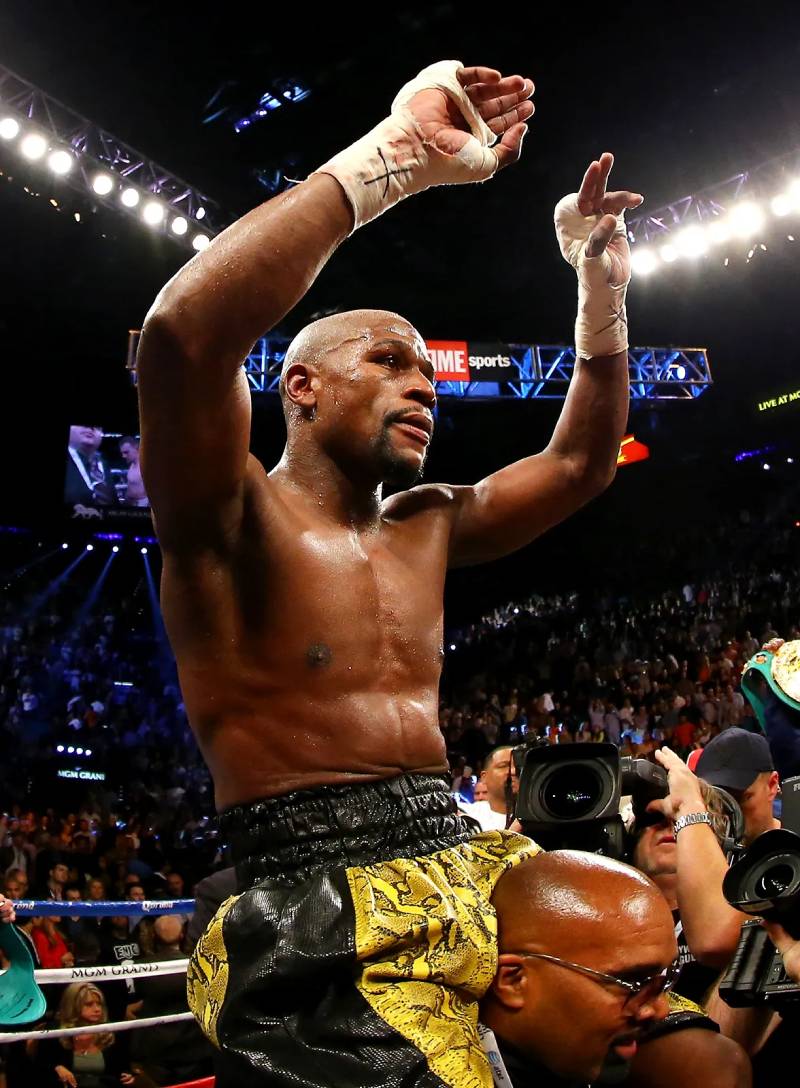 “Bóng vàng Mayweather bất bại”