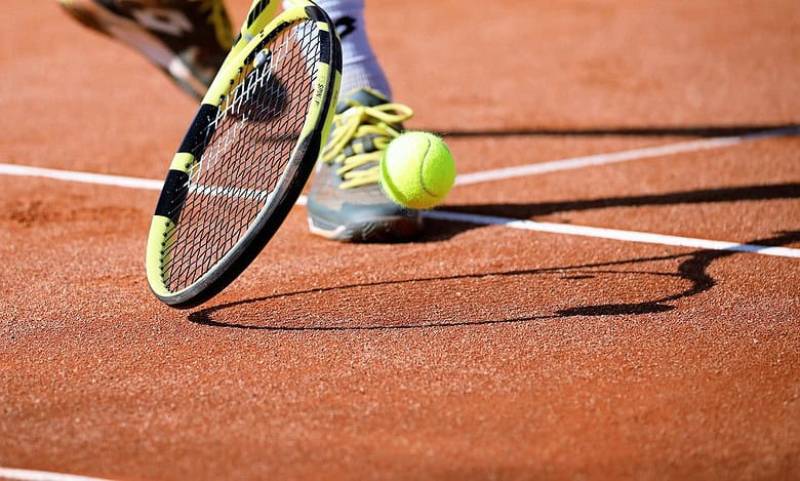 Mặt sân quyết định phong cách và nhịp độ trận đấu